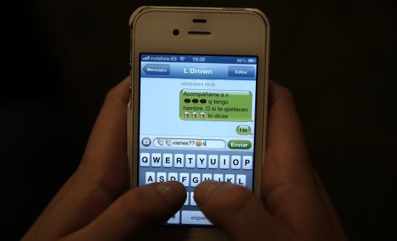 Uso de lenguaje abreviado. / Uly Martín